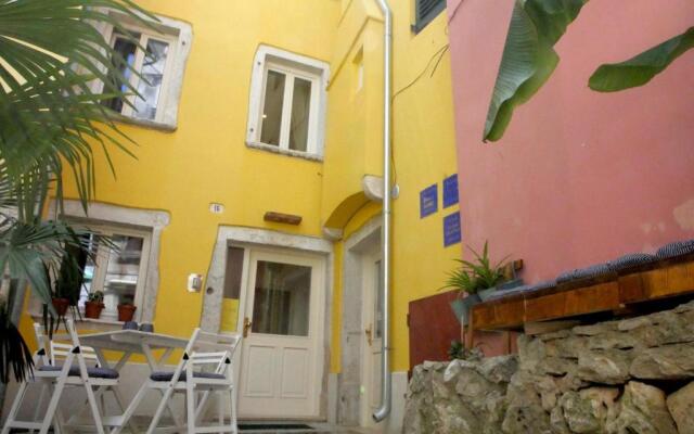 Casa Colloredo Free Parking
