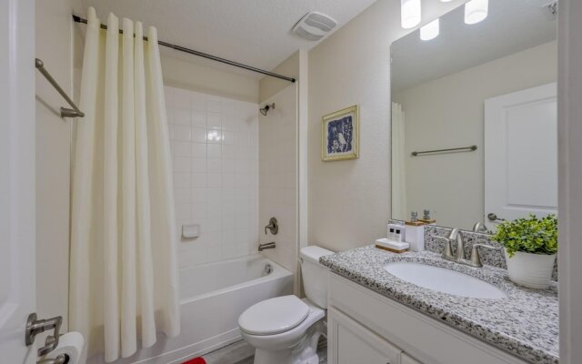 Luxury Storey Lake Retreat - Spacious Disney-near