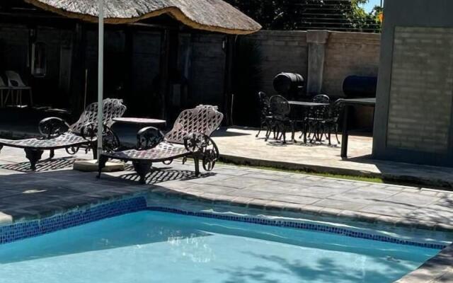 TshiBerry Bed & Breakfast
