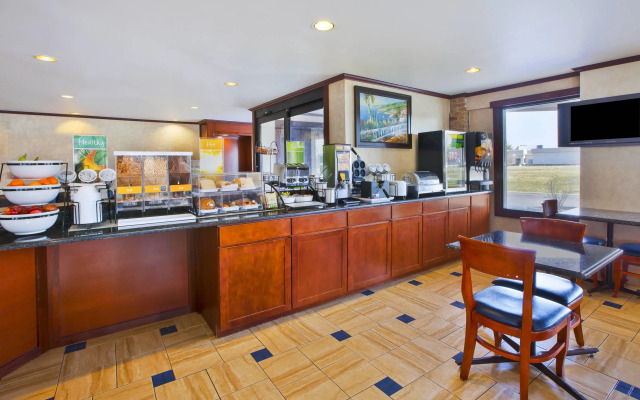 Quality Inn Marshall near I-69