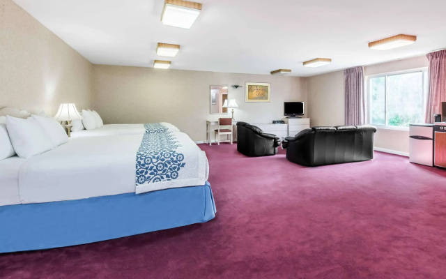 Days Inn Hicksville - Long Island