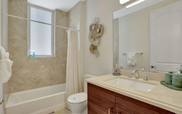 Deerfield Condo Suites by Opus