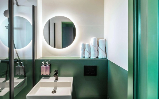 Tribe Paris Clichy
