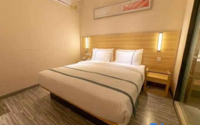 Season flower HOTEL (Yulin Hongjin Mall Branch)