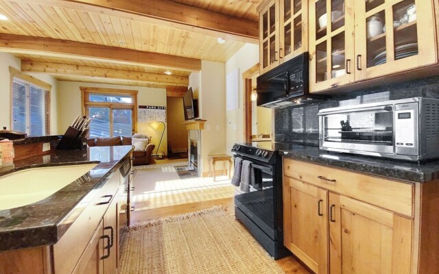 Settlers 2 Bedroom Condo by RedAwning