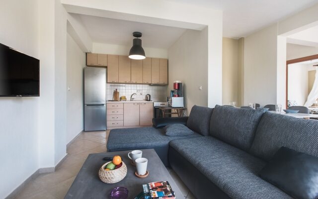 Chloe Apartments by QR booking