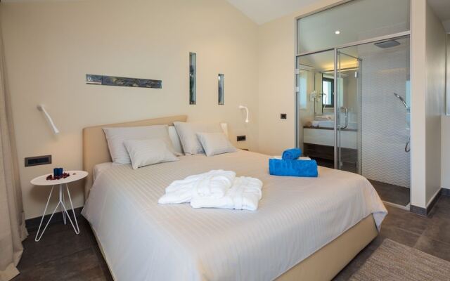 Beachfront Villa Azzurro With Pool