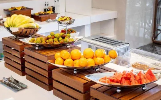Yitel Collection Hotel (Zhuanghe Municipal Government Xiangyang Road)
