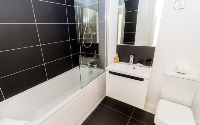 London Bridge Apartment