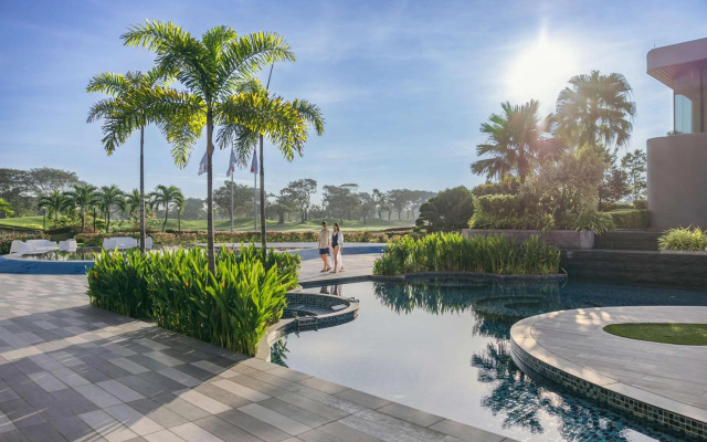 Dusit Thani Laguna Singapore