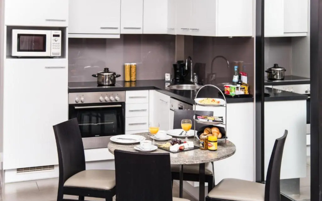 Adina Apartment Berlin CheckPoint Charlie