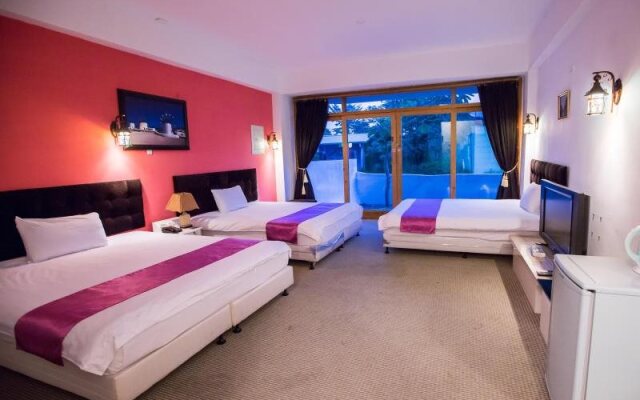 Rainbowtown Hotel