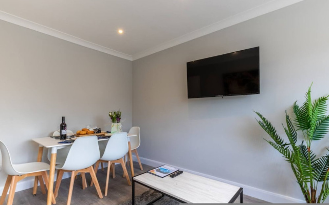 Altham Place-fully Refurbished 2-bath Bungalow