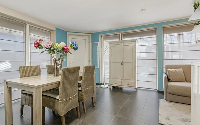 Apartment Close to the Shopping Street
