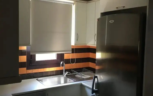Charming 2-bed House in Kallithea