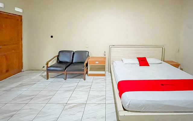 RedDoorz @ Roma 88 Tomo Sumedang – Guest Rooms – Sumedang