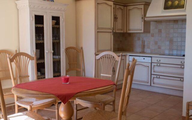 Hotel Le Claux Du Puits