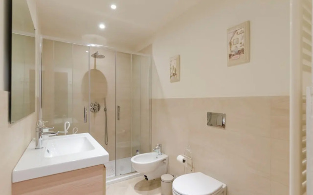 Bright 2BR flat in Rapallo Centre