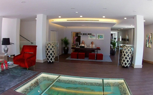 Santa Cruz Village Hotel