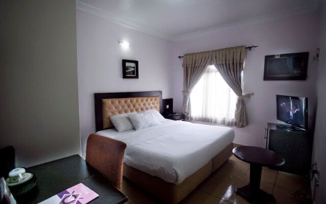 Villa Park Hotels