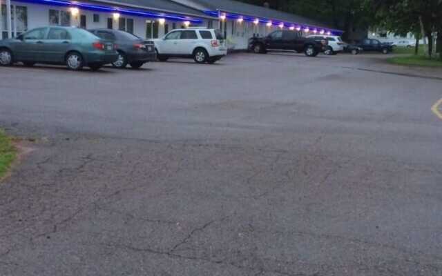 Carleton Motel & Coffee Shop