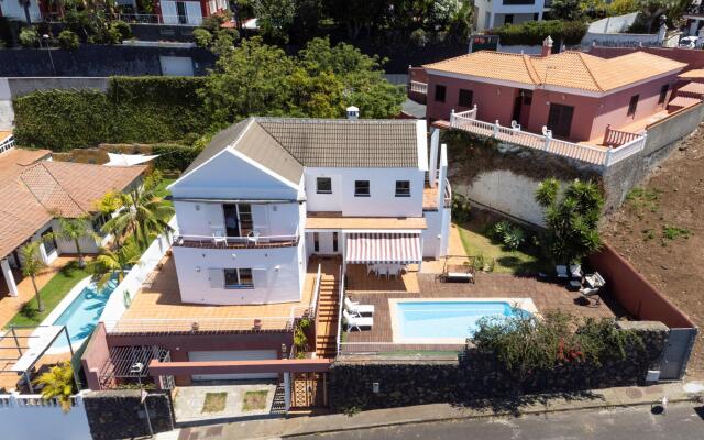 Home2Book Stunning Villa Raquel, Pool & View