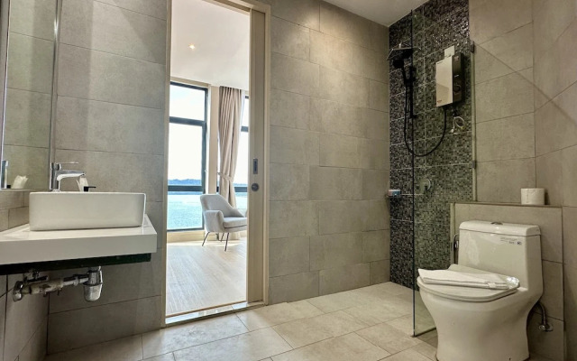 Borneotel The Shore KK by CHG