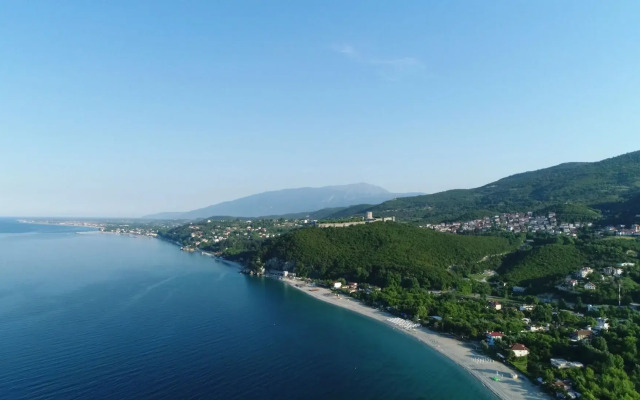 Sintrivanis Beach & Sintrivanis Mountain