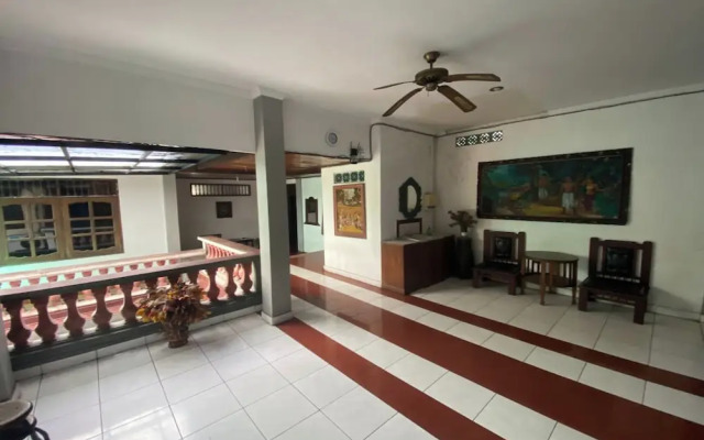 Hotel Candra Adigraha