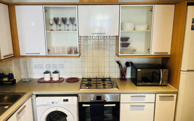 Beautiful 2 - Bed Apartment in Aylesbury