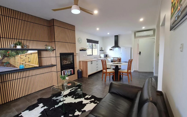 Stay Awhile in Port Pirie - min stay 4 nights – Guest Rooms – Port Pirie