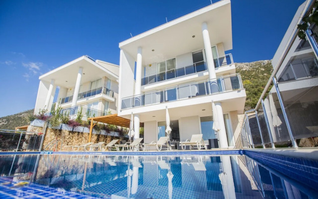 Villa Horizon by Akdenizvillam