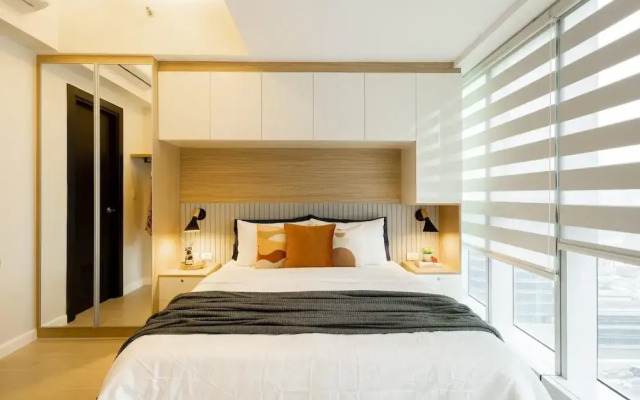 Uptown Parksuites BGC