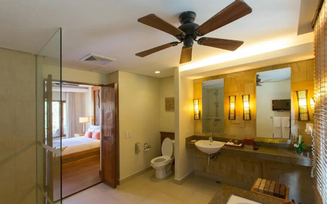 Crimson Resort and Spa Mactan