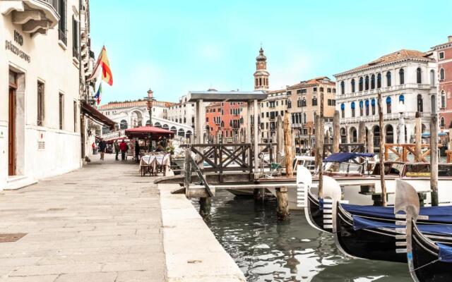 Charming Apartment on the Grand Canal R&R
