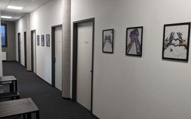 Boardingrooms Direct A8, Close to Stuttgart, 25min