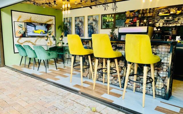 24 On Basil Boutique Aparthotel