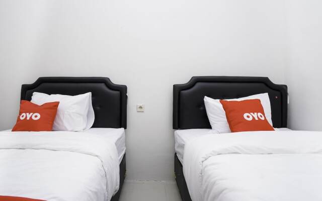 F7 Residence by OYO Rooms