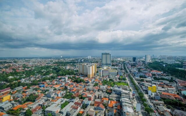 Minimalist Studio Room At Evenciio Margonda Apartment