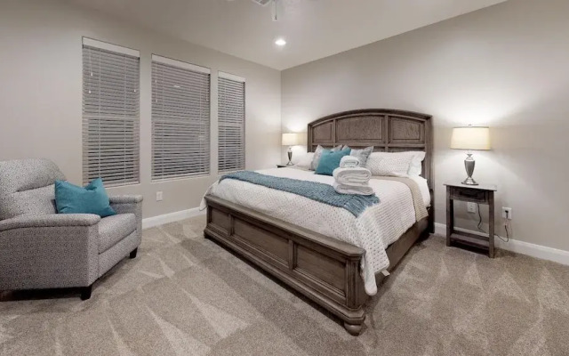 Arroyo Casita 4 Bedroom Townhouse by RedAwning