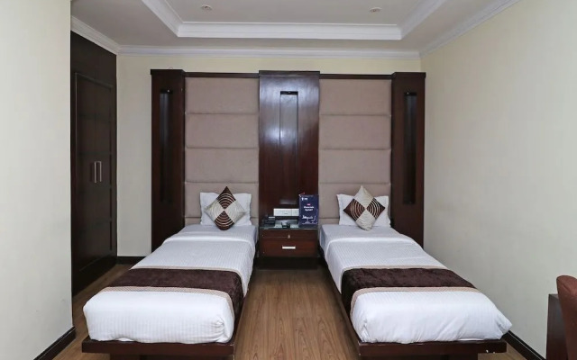 OYO 12532 Imperial Inn
