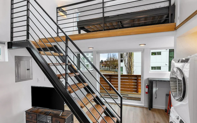 Echo Loft: A Modern Escape
