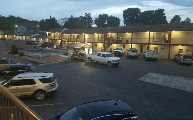 Economy Inn