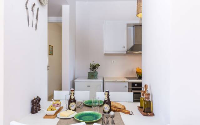 Mikro Livadi Special Lodges