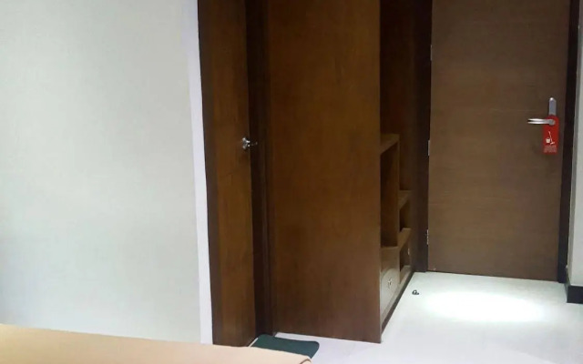 ZEN Rooms West Makati Hotel