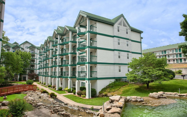 Surrey's Carriage Place Resort