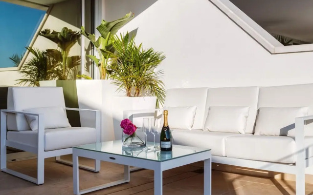 Grand Horizon Luxury Boutique Apartments