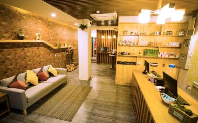 Yishe Hotel Shilu Road Metro Station Branch