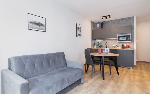 Modern Apartment Klimeckiego by Renters