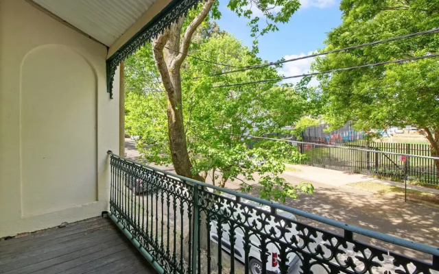 Stylish 2-bed House With Private Courtyard